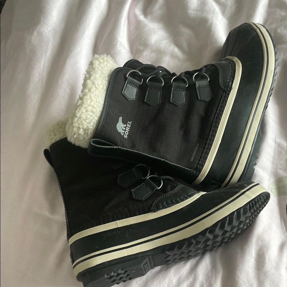Sorel Black Winter Boots with White Trim